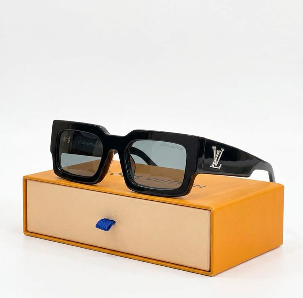 LV Clash Low Square Sunglasses