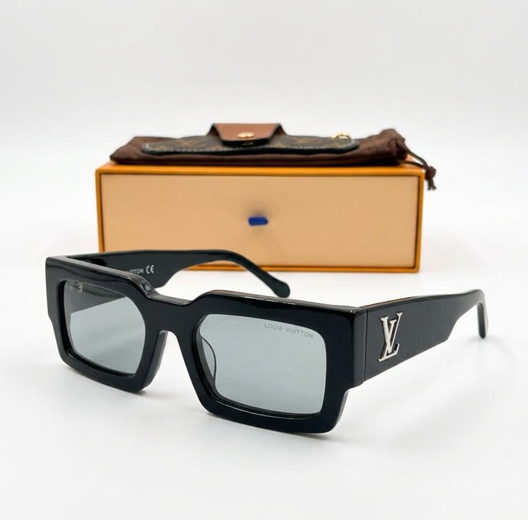 LV Clash Low Square Sunglasses